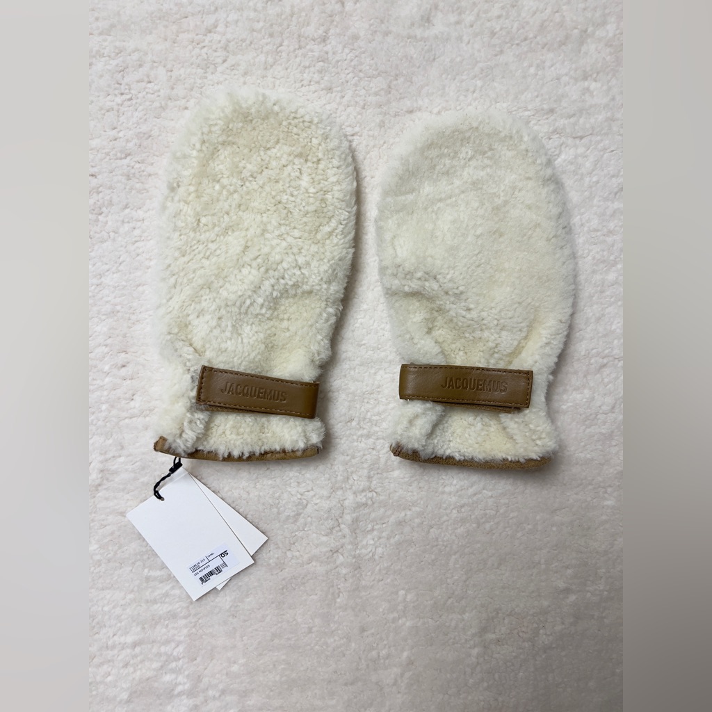 Jacquemus Shearling Leather Mittens